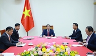 Vietnamese, Singaporean PMs discuss bilateral ties, regional issues in phone talks